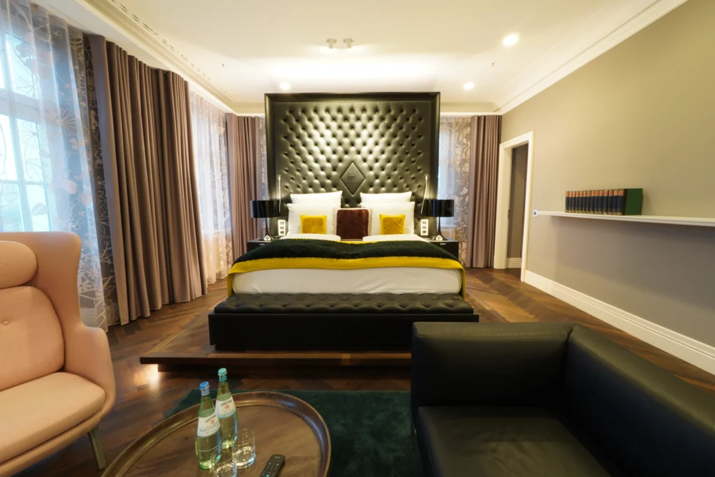 006_Sophie Brockhaus Suite 1